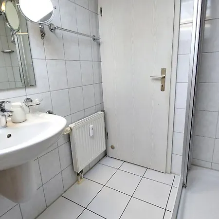 Residenz Duenenstrasse By Rujana Binz